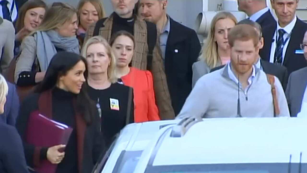 Harry and Meghan arrive at Sydney Airport.