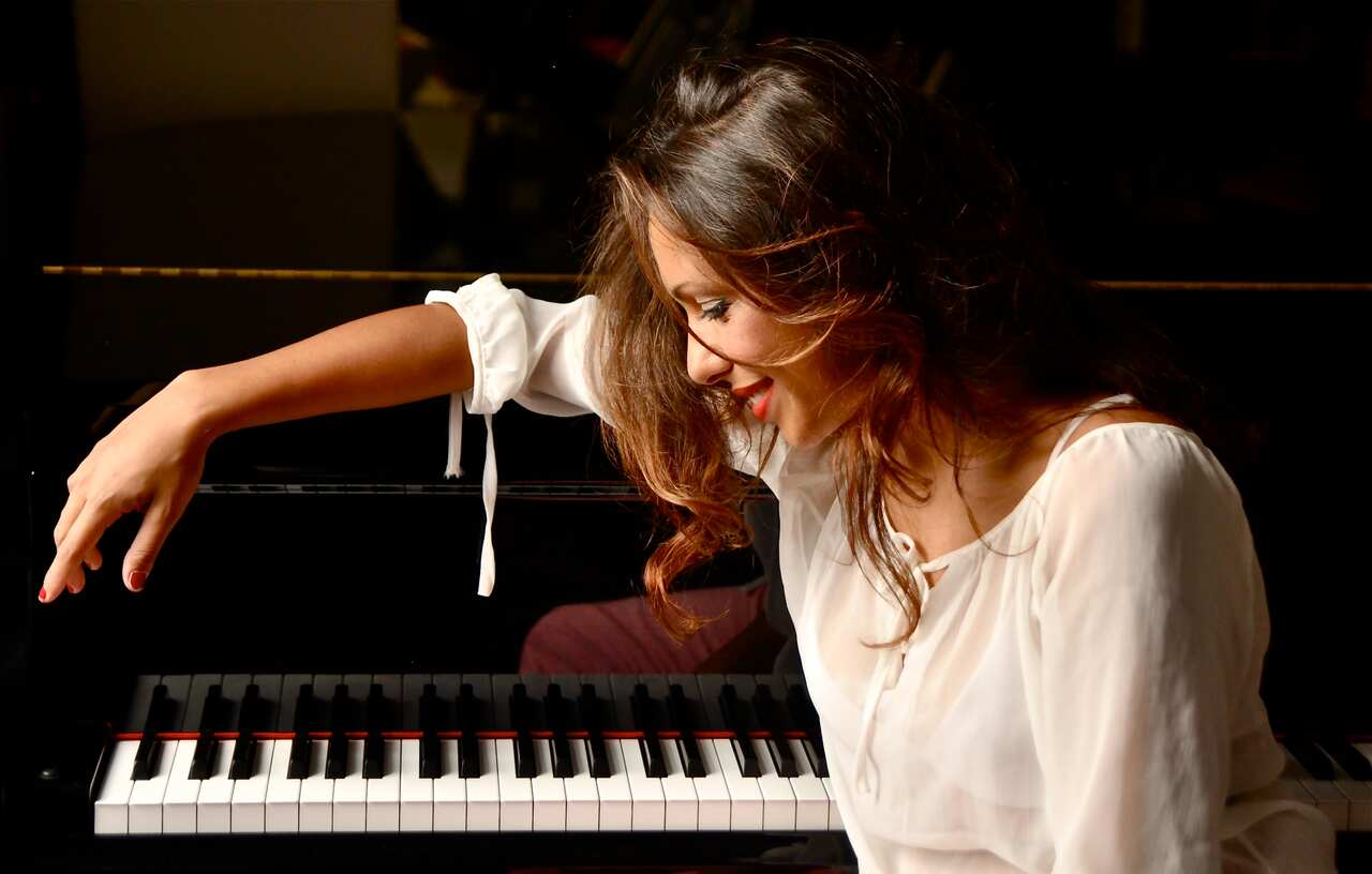 42-year-old Amber Hammond, a concert pianist has described the conditions inside the hotel as "abysmal."