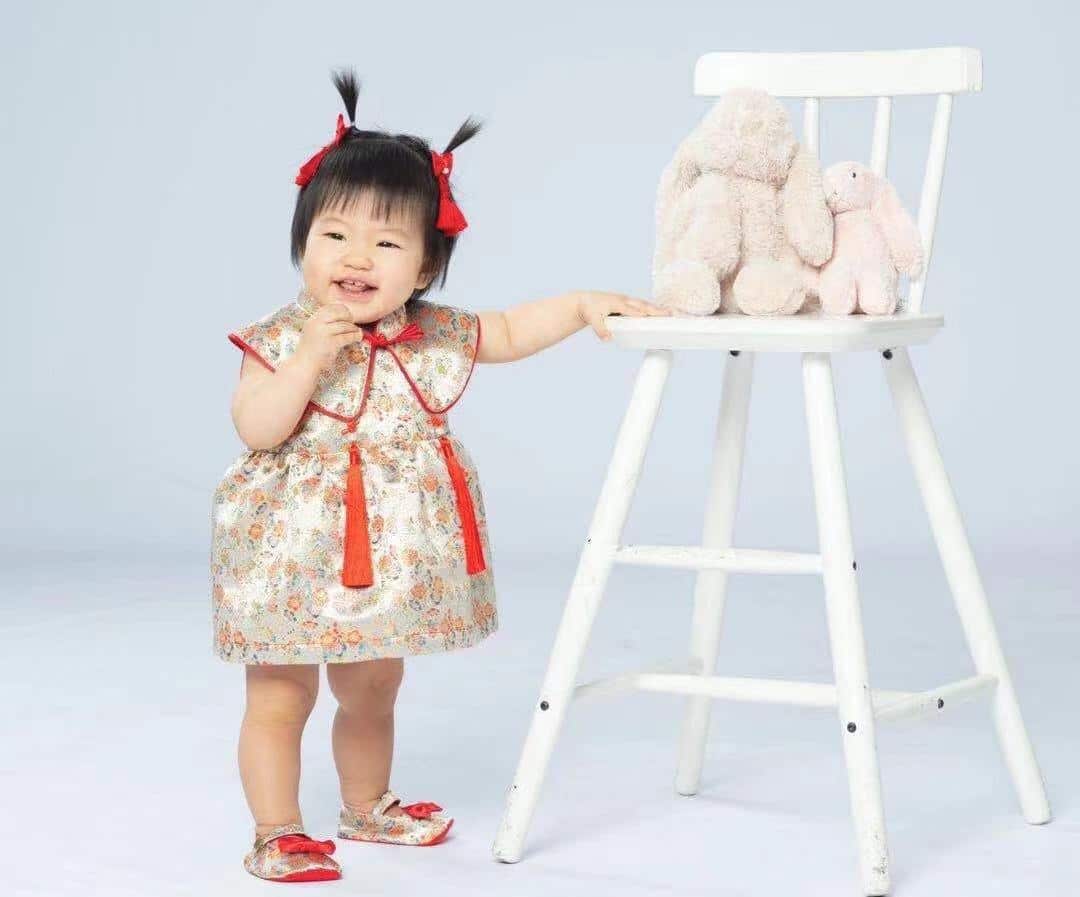 Carol made a whole set of traditional Chinese clothes for her daughter, including shoes