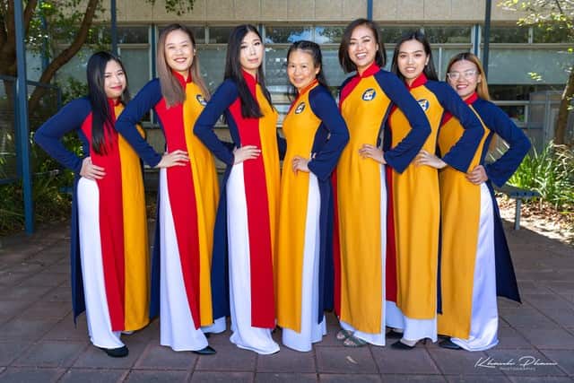 Các Cô giáo Việt Toán và Cô Hiệu trưởng Kim Khuyên ̣(giữa)