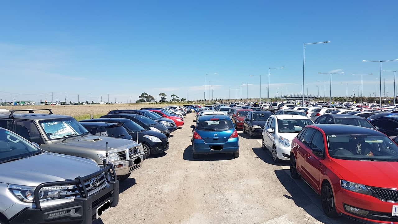 tarneit parking
