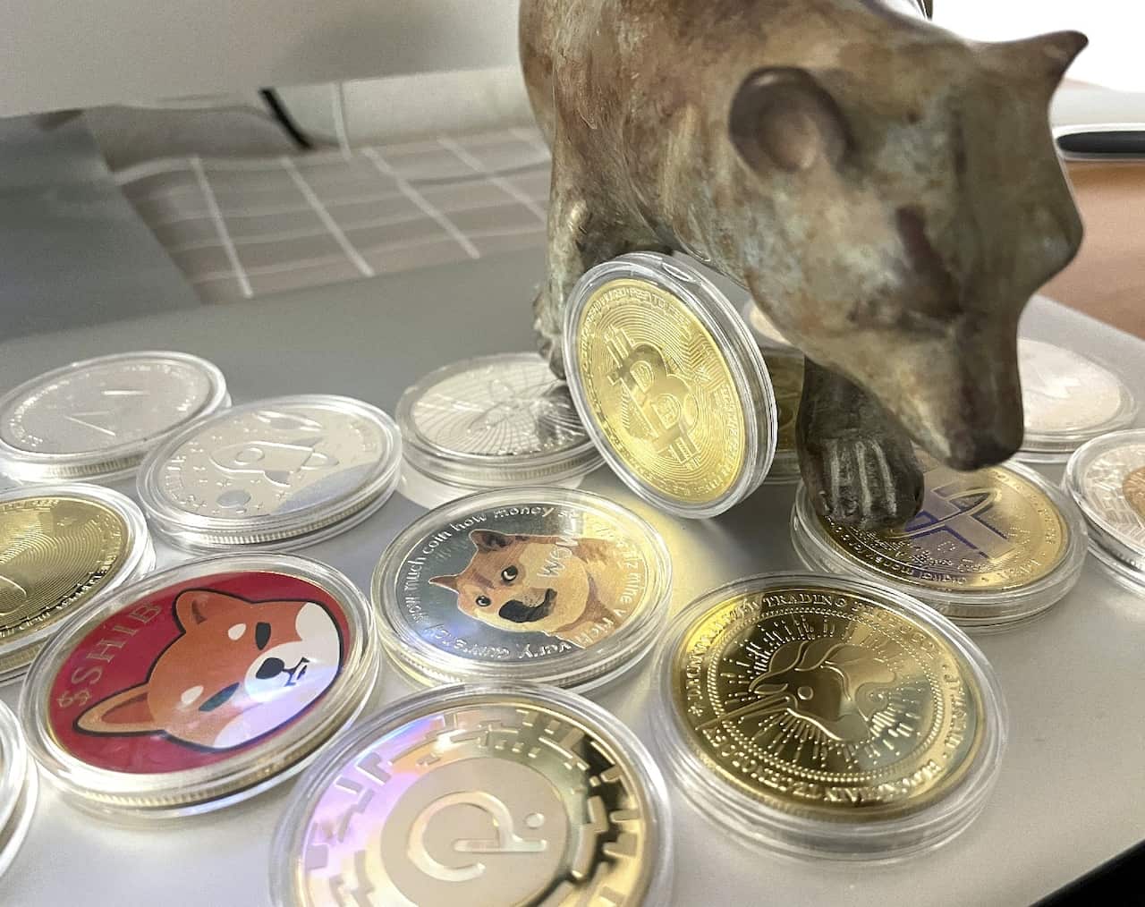 The Australian Tax Office says more than 819,000 Australians have owned cryptocurrency in the last three years.