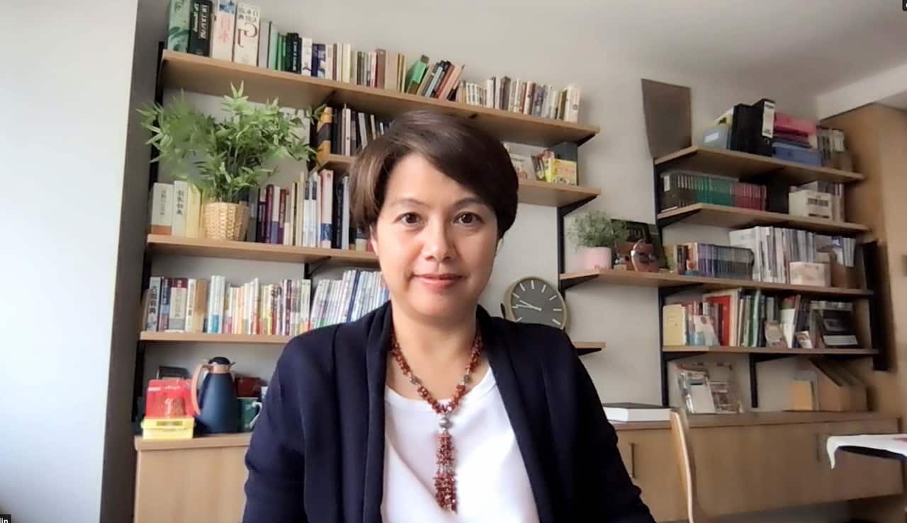 ดร.ชวาลิน เศวตนันทน์ ทำงานสอนภาษาและวัฒนธรรมญี่ปุ่น ที่มหาวิทยาลัยแมกควารี (Macquarie University) ในนครซิดนีย์ มานาน 13 ปีแล้ว