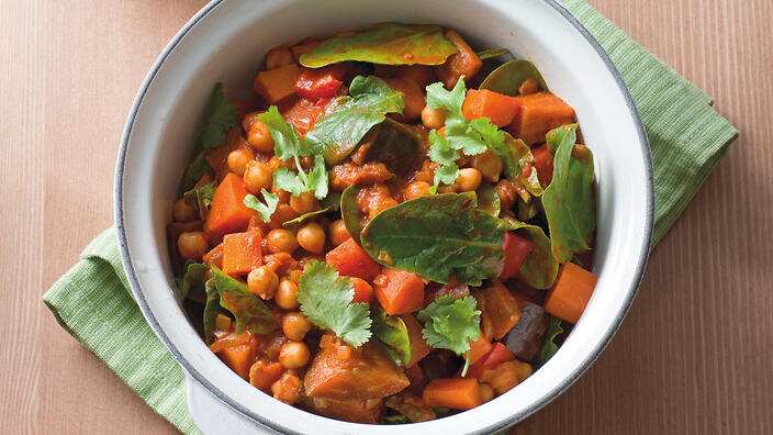 Chickpea and vegetable casserole 