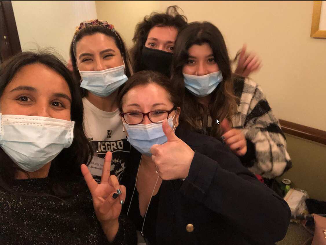 Chilenos en Sídney durante jornada electoral. 