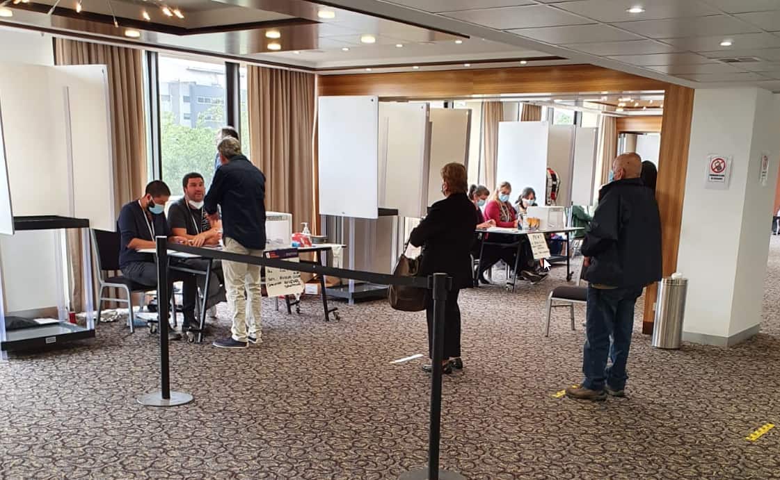 Chilenos votando en Melbourne