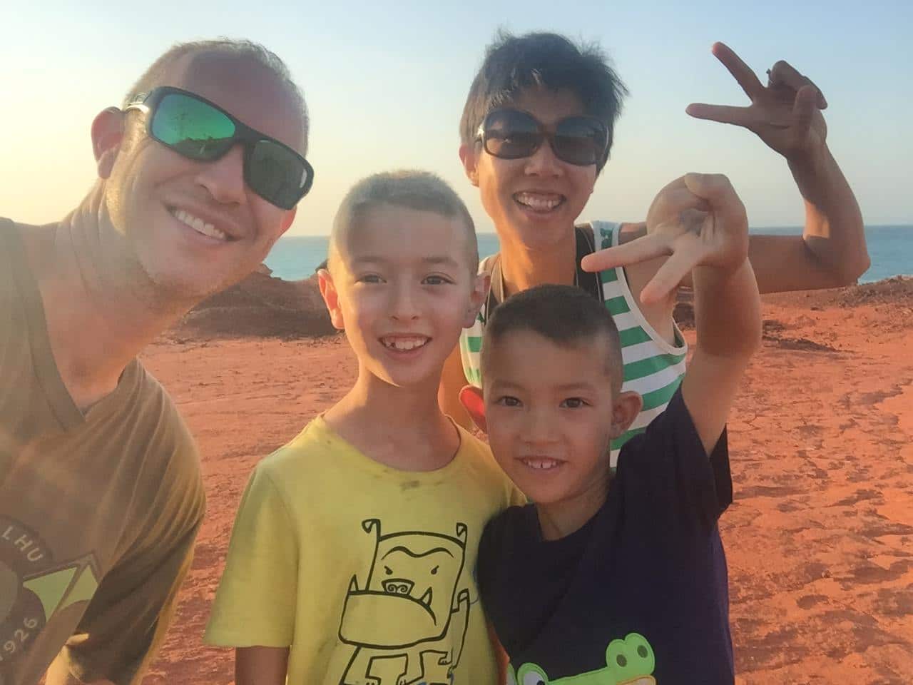 Gia đình của Huyền và Calum