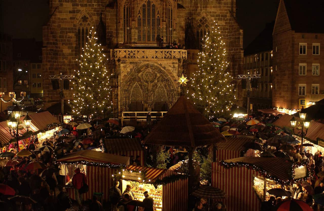 ...oder auf dem Nürnberger Weihnachtsmarkt, mit festlicher Stimmung, aber auch in der Kälte?