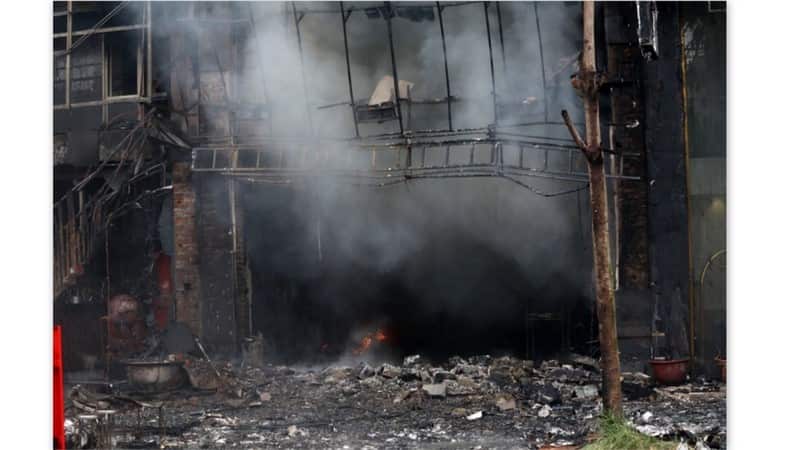 Hiện trường tan hoang sau vụ cháy.