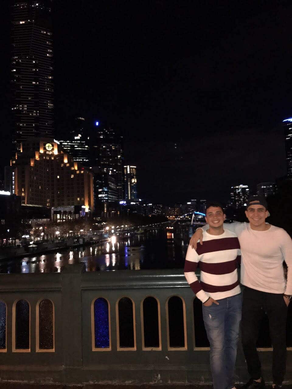 Primer día en Australia. 20 abril 2017, junto a su hermano