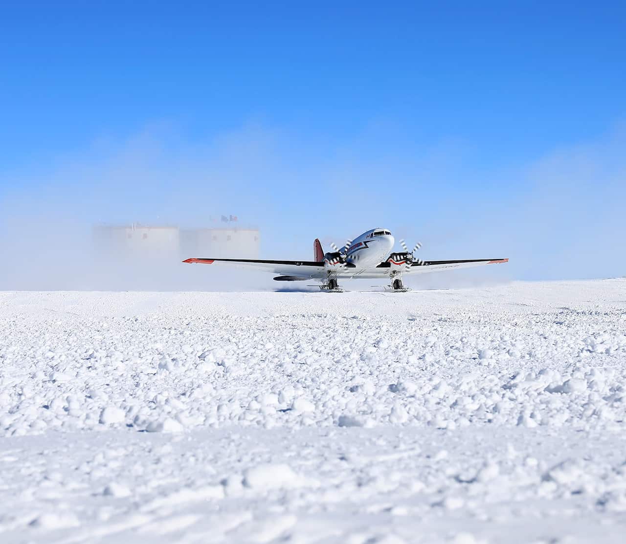"Sono partiti gli ultimi 4 colleghi della campagna estiva, l'inverno è ufficialmente iniziato e per nove mesi saremo irraggiungibili"