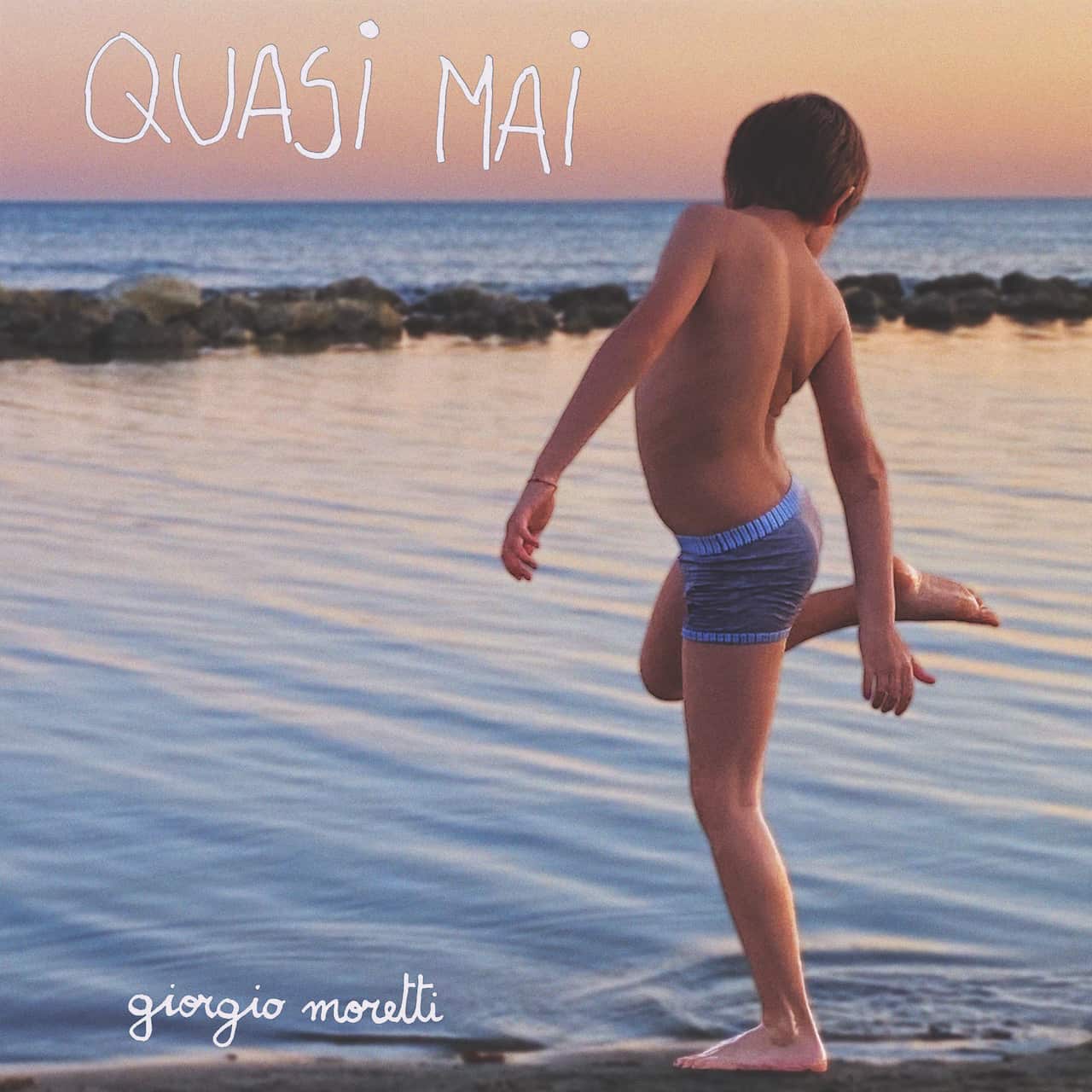 La copertina di 'Quasi Mai', l'album di esordio di Giorgio Moretti