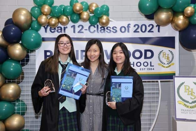 Michelle Ung (Right) and her friends. 