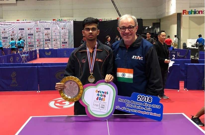 Manav with coach Constantini