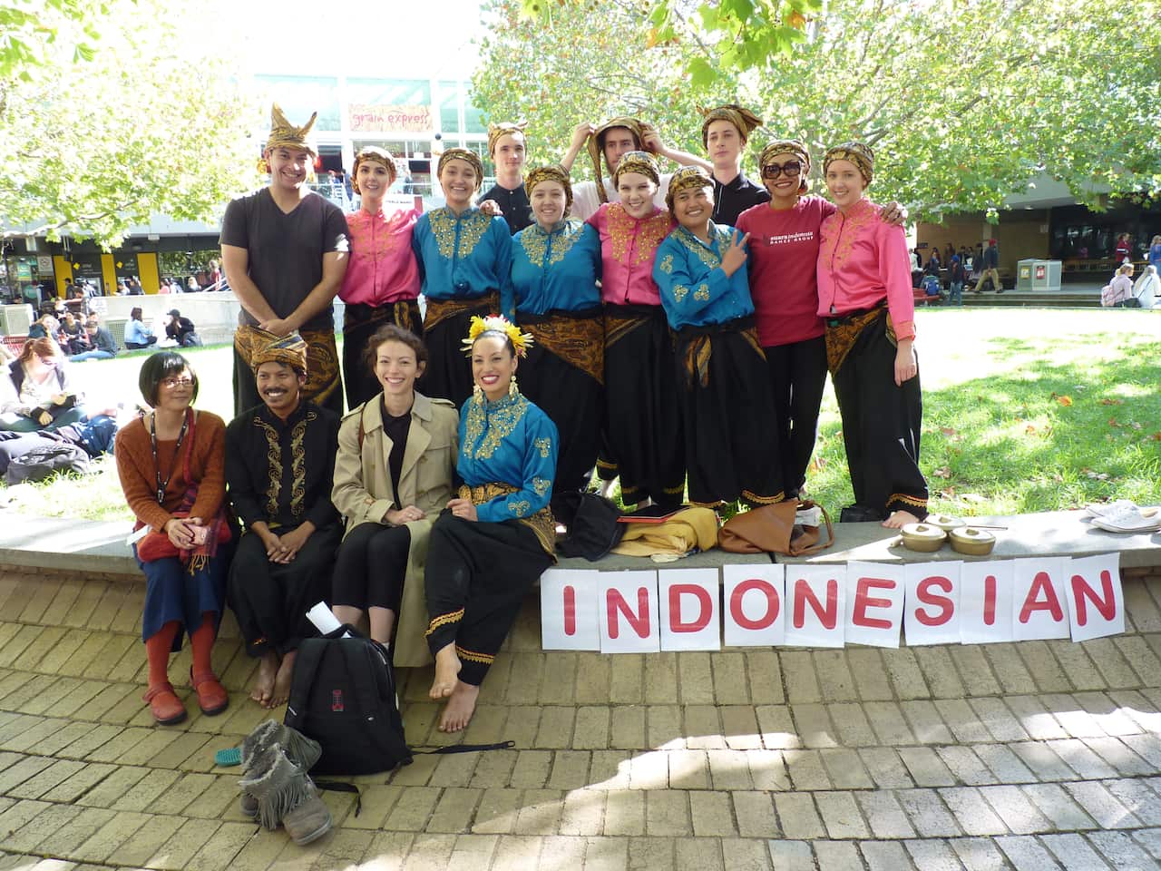 Students of Indonesian program at La Trobe University.