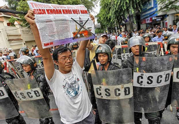 Biểu tình phản đối dàn khoan HD 981của Trung Quốc xâm phạm lãnh hải Việt Nam vào năm 2014
