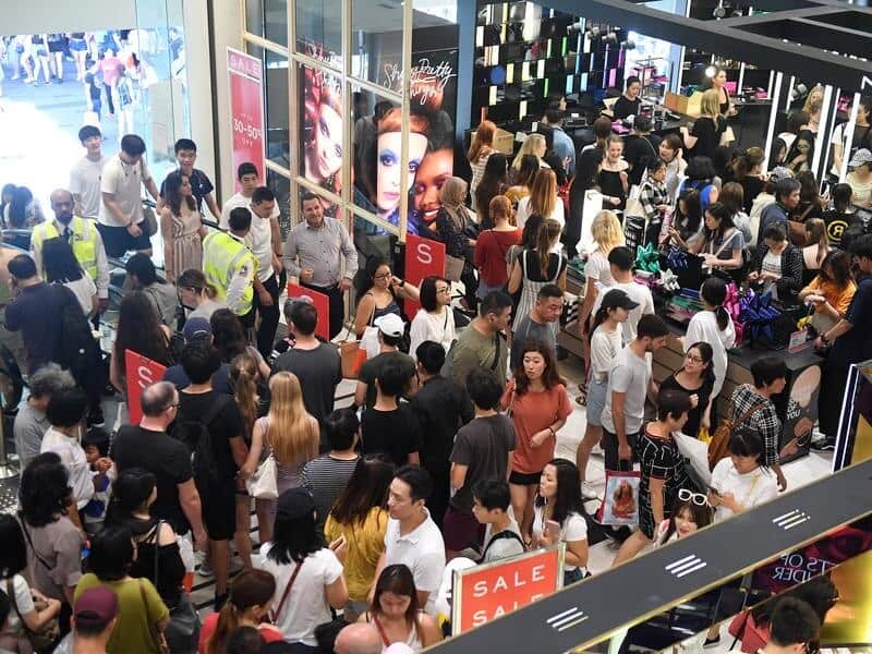 Aussie bargain hunters are expected to splurge $2.5 billion in the Boxing Day sales.  