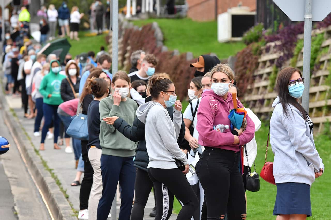 Long lines of people waiting to be tested for COVID-19  at Wollongong Hospital in Wollongong, 29 December, 2020.