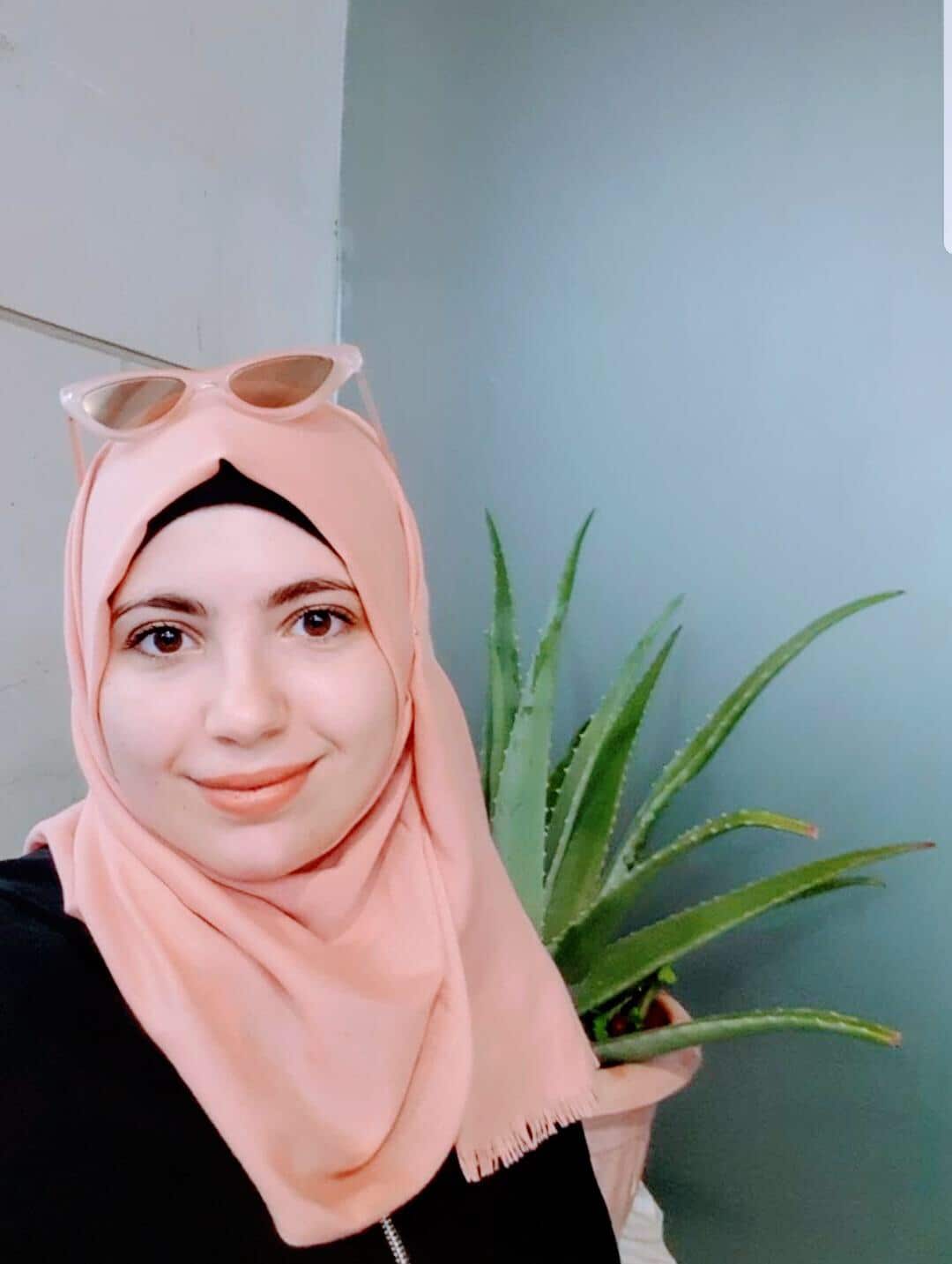 دعاء الشيخ عمر بقيت مع ابنتيها عالقة في تركيا لمدة عامين بسبب إغلاق الحدود  