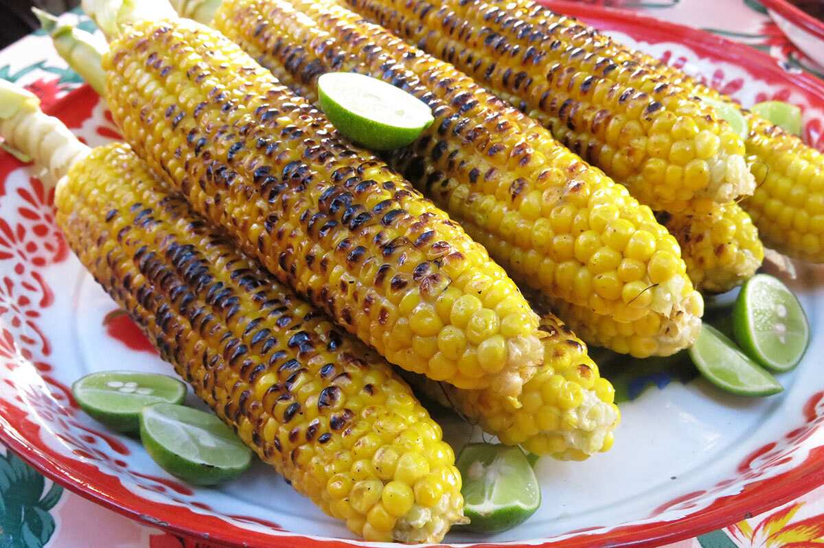 Khao Phot Ping - Grilled corn with salty coconut cream