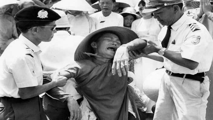 Đau buồn trong lễ cải táng 400 hài cốt tại khe Đá Mài.