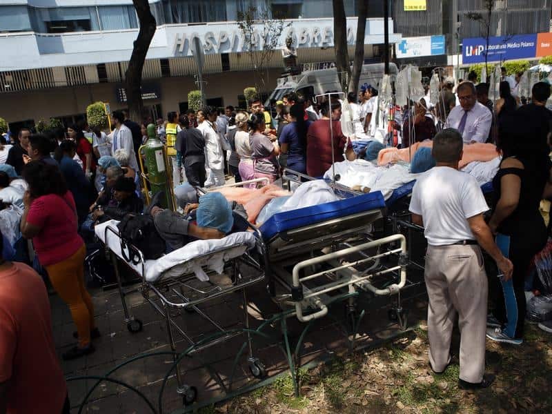 Patients evacuated in Mexico city