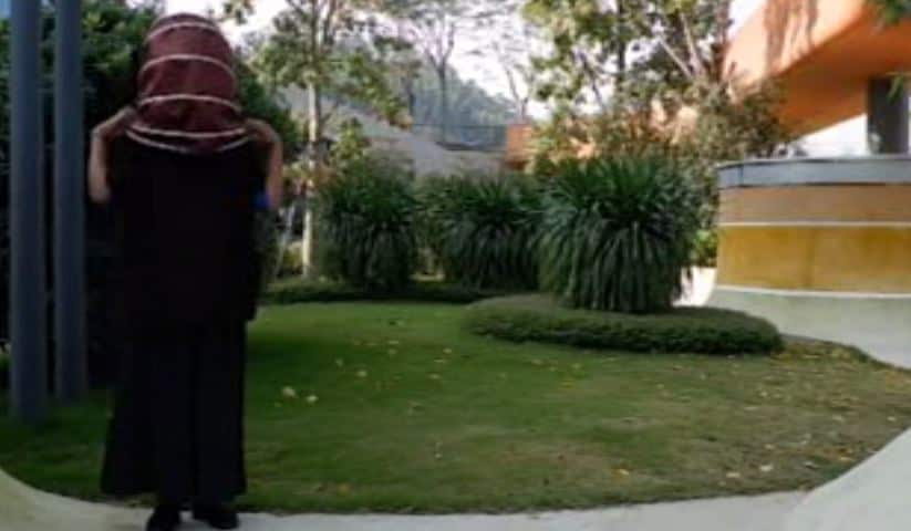 The meditation pod allows wearers to find calm wherever they are.