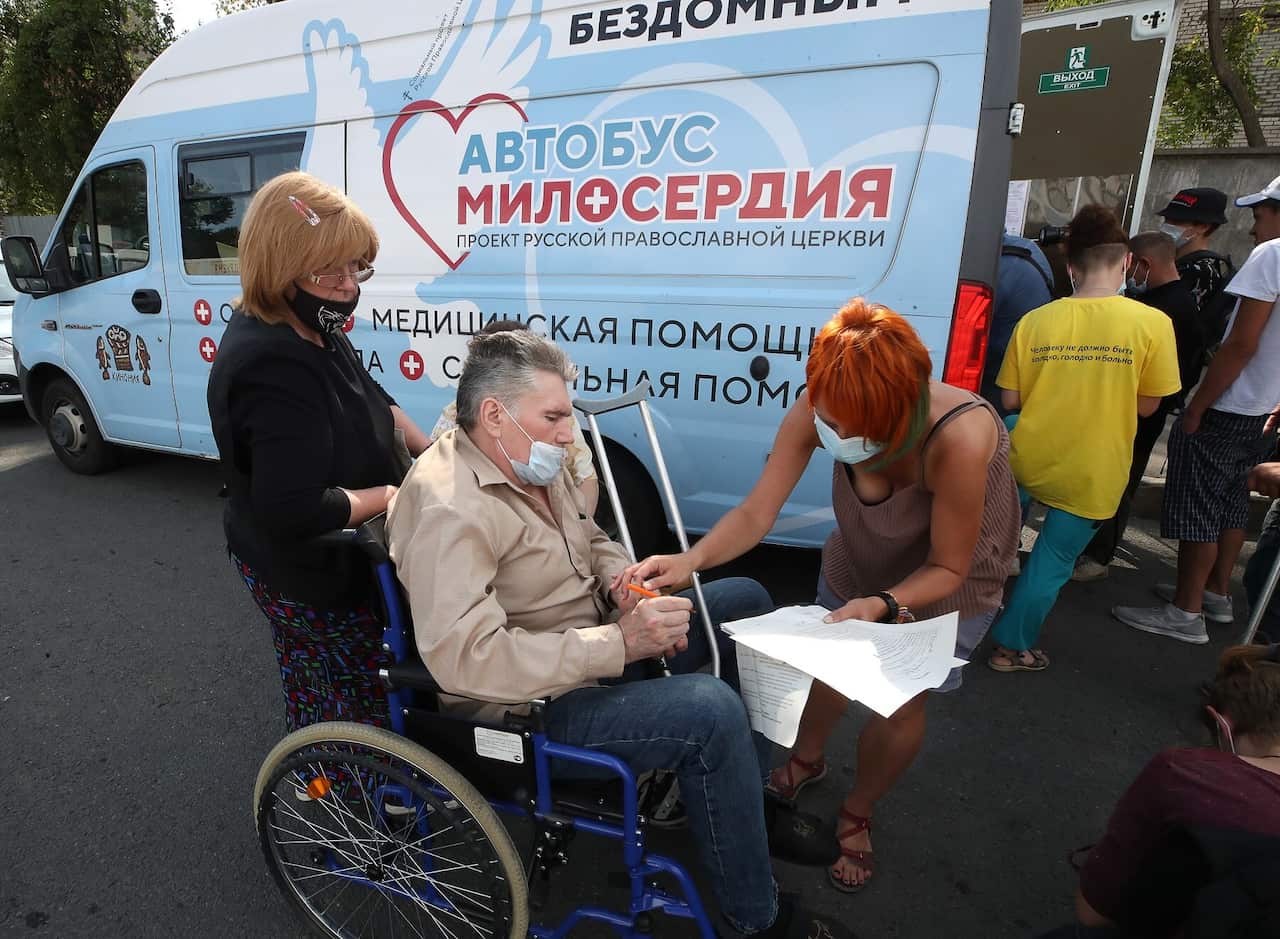 Homeless people in Russia are being given a COVID vaccination