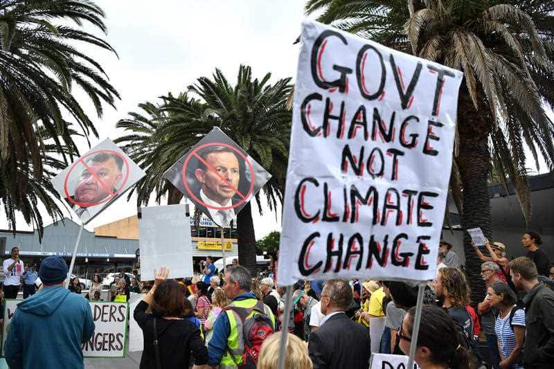 Protesters outside Prime Minister Scott Morrison's office in Cronulla.