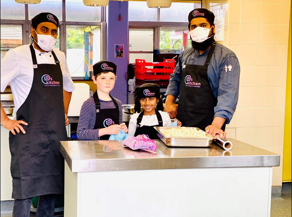 Diya Shrivastav with other DD Kitchens volunteers