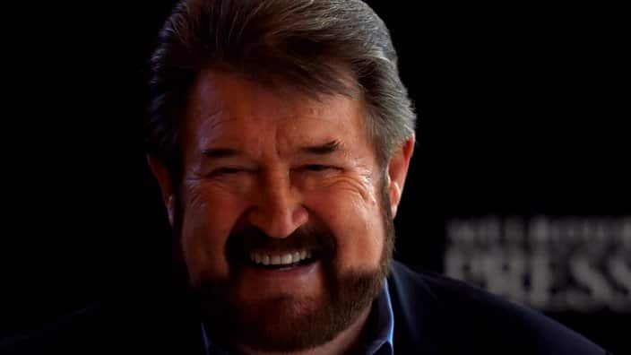 Senator-elect Derryn Hinch prepares to speak at The Press Club in Melbourne, Friday, Aug. 5, 2016. (AAP Image/Tracey Nearmy) NO ARCHIVING