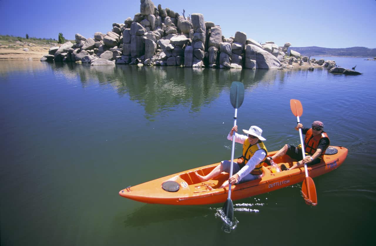 Kayak through the mountains 