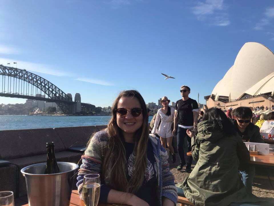 Deyda vivió cinco años Sídney. Anteriormente, vivió un año Queensland en 2008.