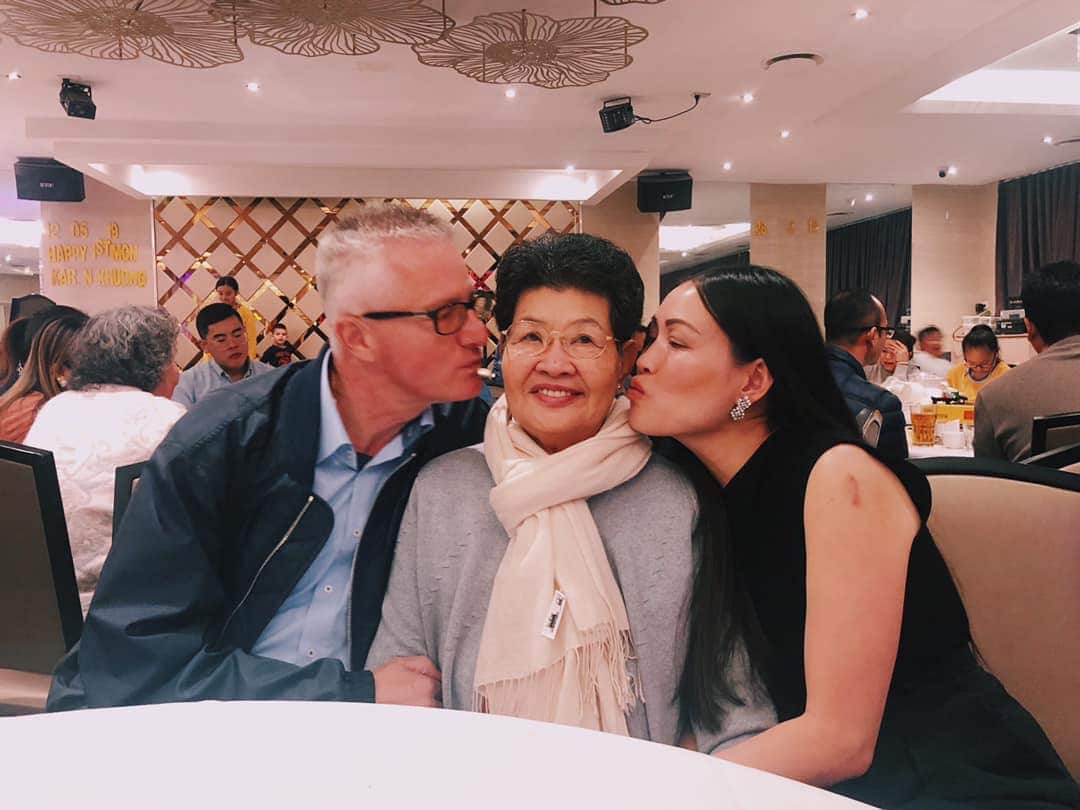 Khi tôi lãnh lương, người tôi nghĩ đến đầu tiên là cha mẹ của mình, người mà tôi tôn trọng nhất