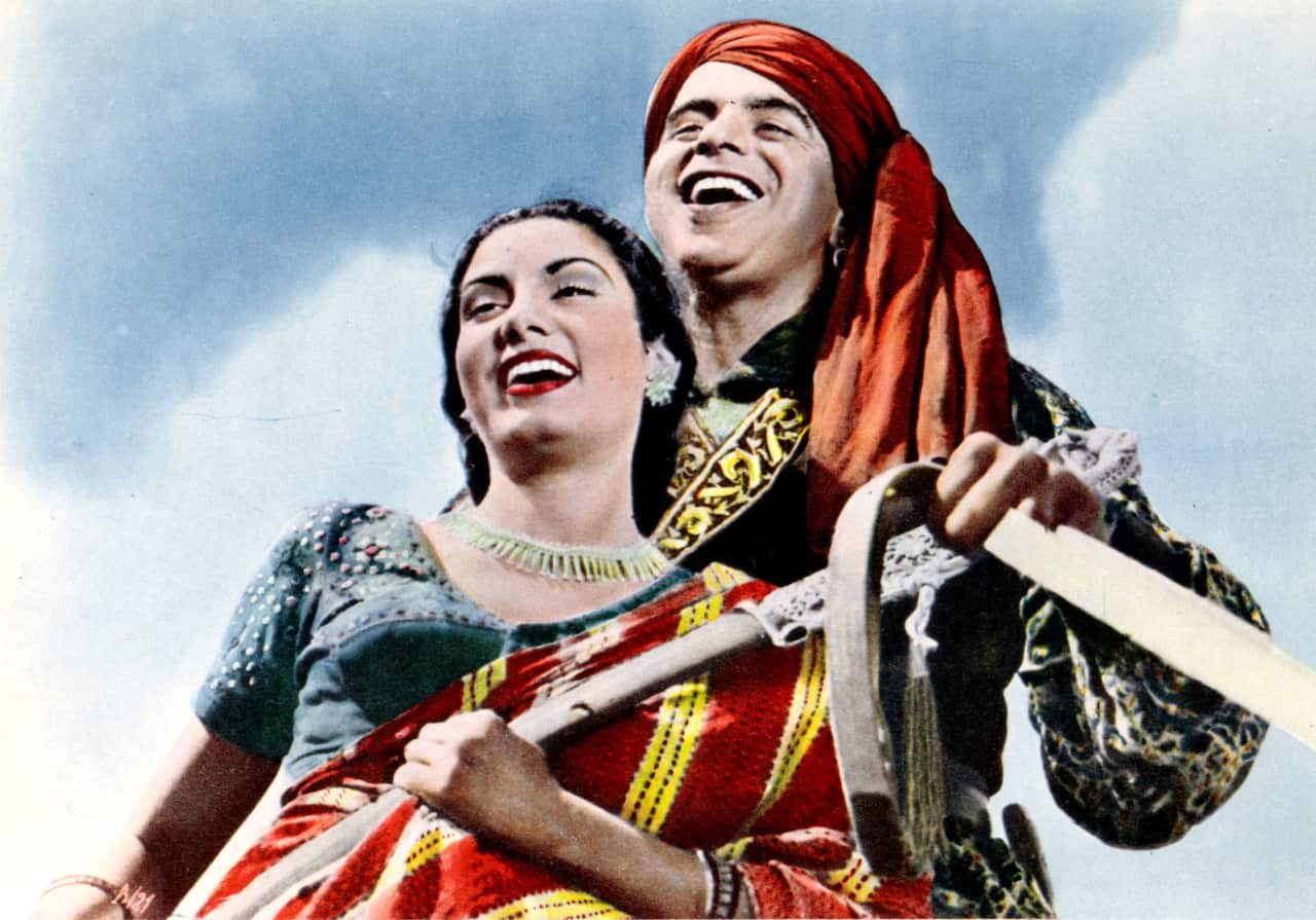 AAN [IND 1952]  aka Savage Princess  NIMMI, DILIP KUMAR     AAN [INDIA 1952]  aka - Savage Princess     Date: 1952