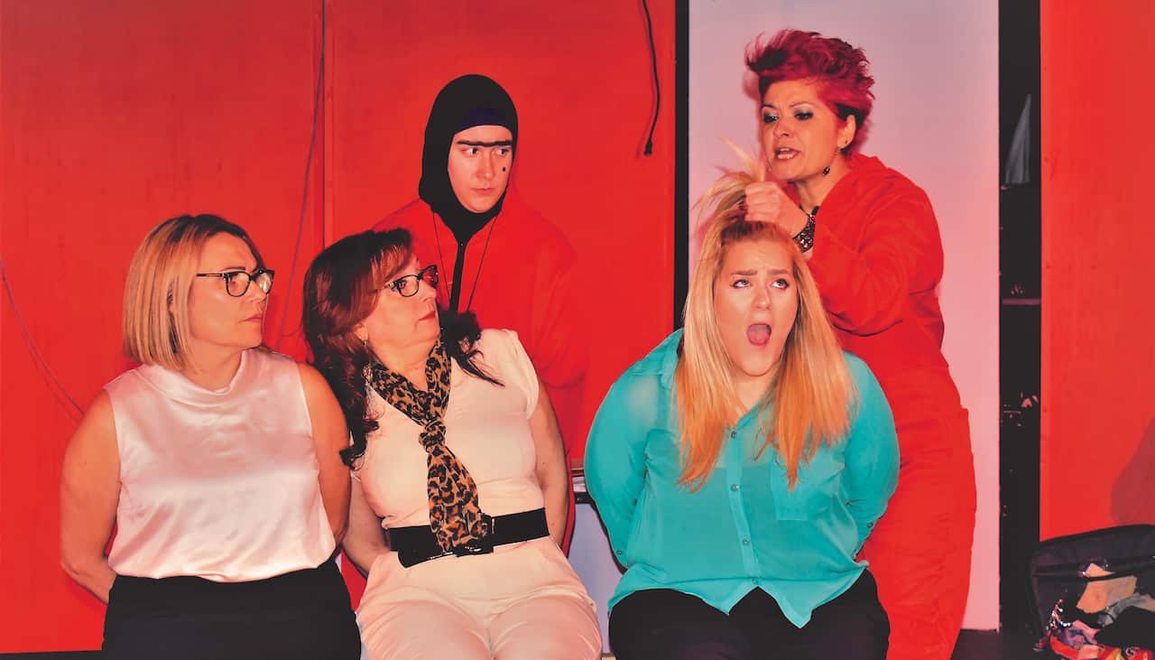 Dolofonisses shot stage