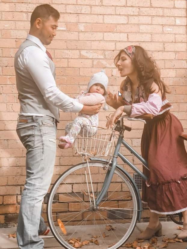 Donna Sherwani Family on bike
