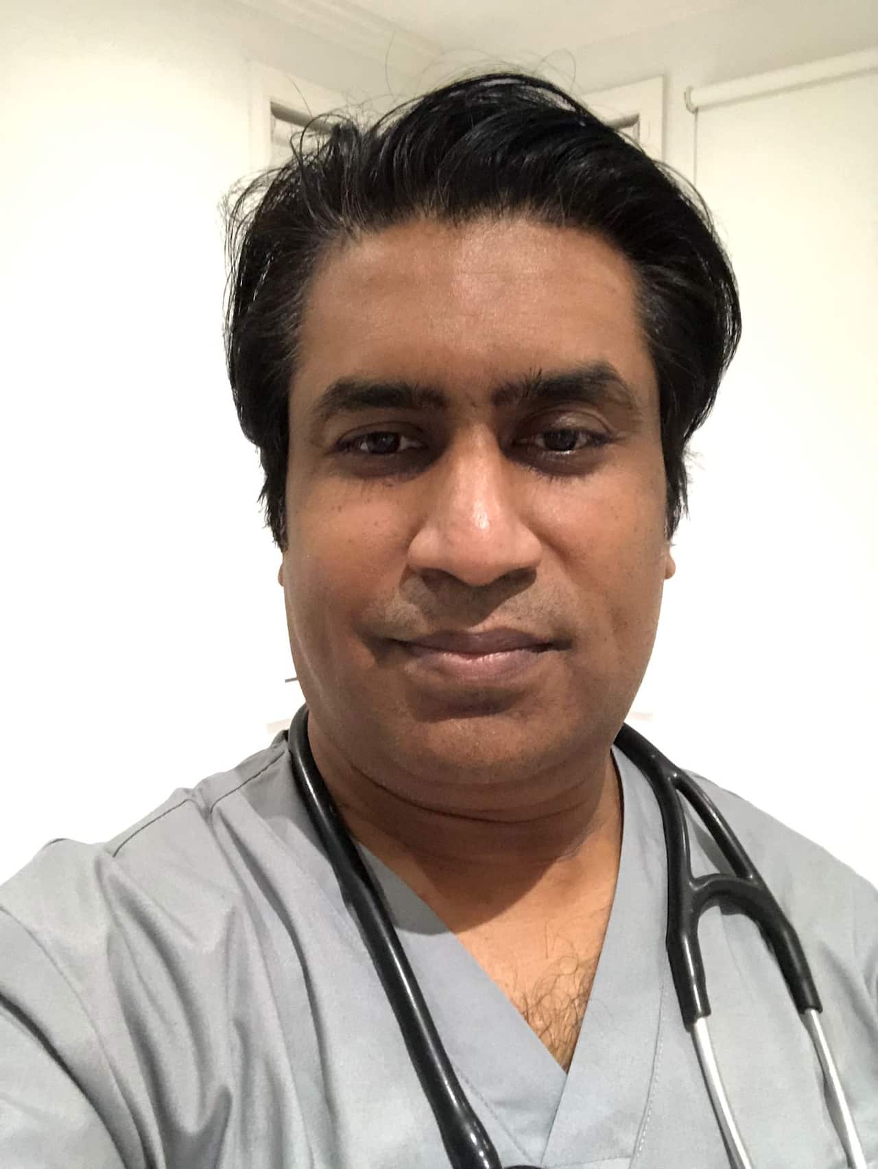 জিপি ডাক্তার চৌধুরী সাইফুল আলম বেগ বলেন, “কোভিড ভ্যাকসিন নেওয়া কোনো রোগী এখন পর্যন্ত অস্ট্রেলিয়ায় আই-সি-ইউতে ভর্তি হয় নি।”