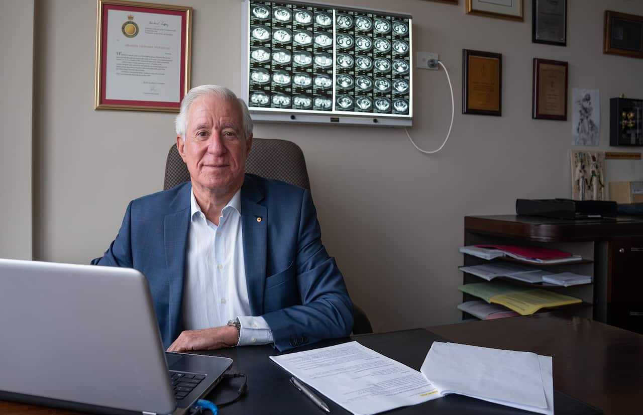 Colorectal Surgeon Associate Professor Graham Newstead