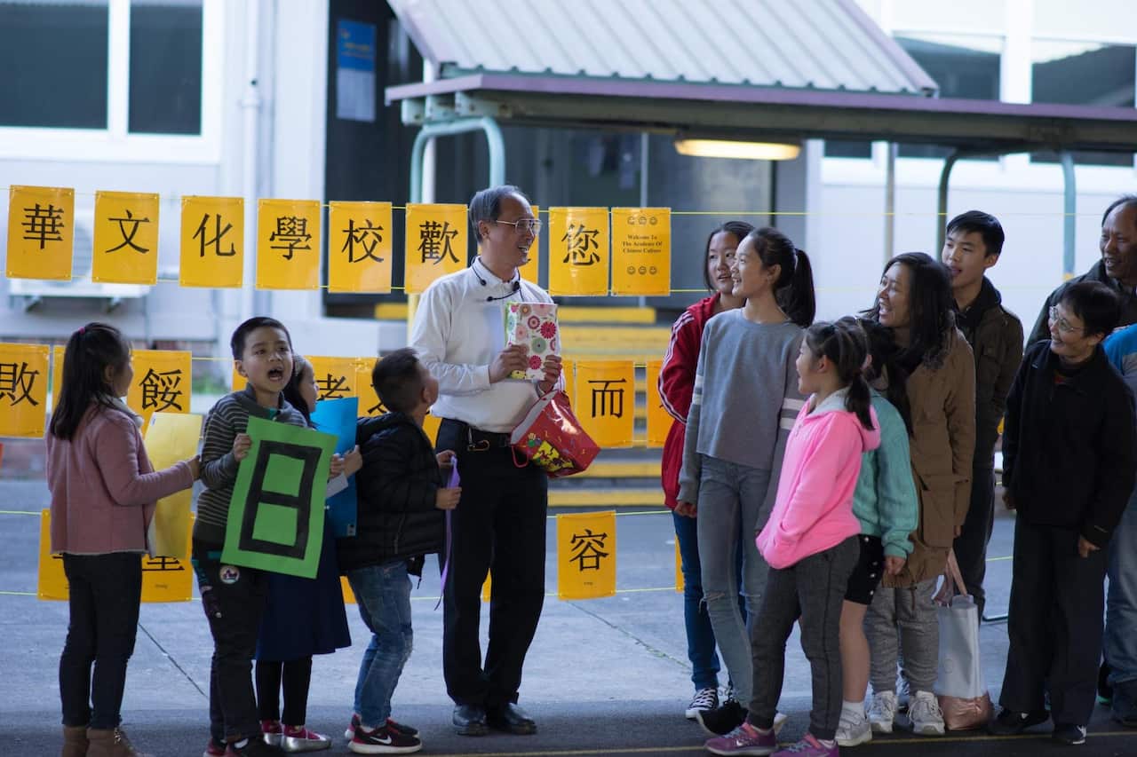 林老師是雪梨一所週末中文學校的負責人