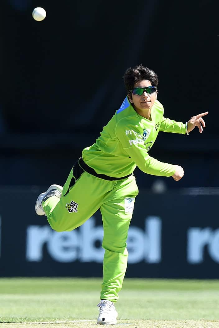 Nida Dar bowls during the Women's Big Bash League (WBBL) match at North Sydney Oval, in Sydney, Sunday, October 20, 2019. (AAP Image/Joel Carrett) 