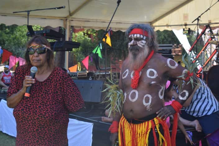 A traditional welcome from Anangu Senior Elders Murray George and Alison Hunt, Tjungu 2017