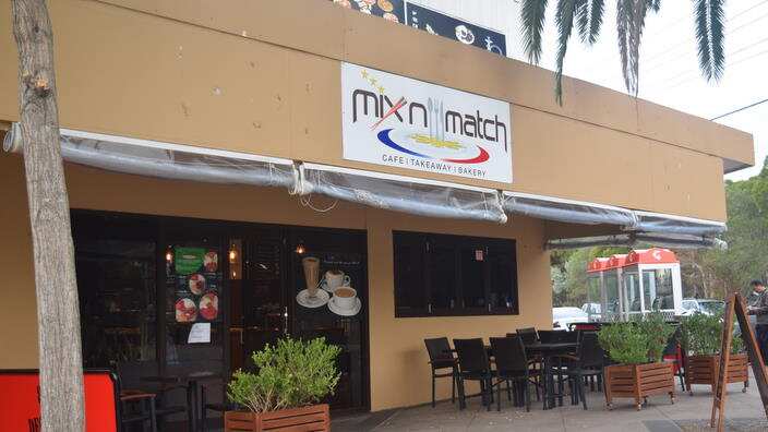 Mix n' Match Cafe & Takeaway in Doonside