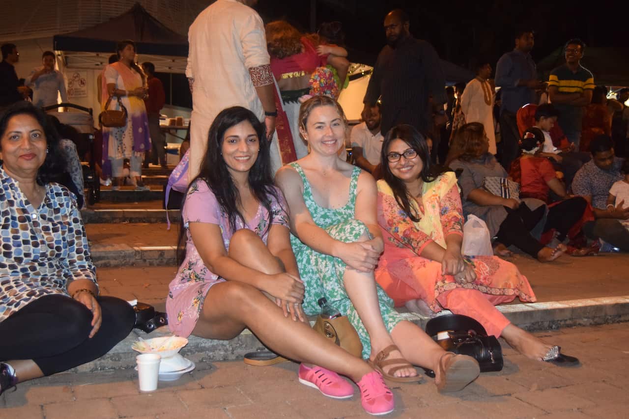 স্টুডেন্ট এবং অ্যালামনাই ছাড়াও ডারউইনে বসবাসরত বাংলাদেশি কমিউনিটির বিভিন্ন পেশার মানুষ এই অনুষ্ঠানে অংশগ্রহণ করেন।