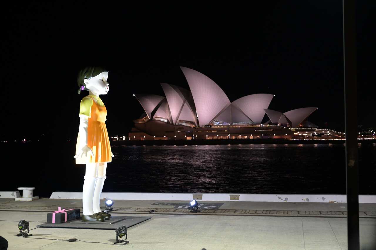 Sydney Squid Game red green light girl