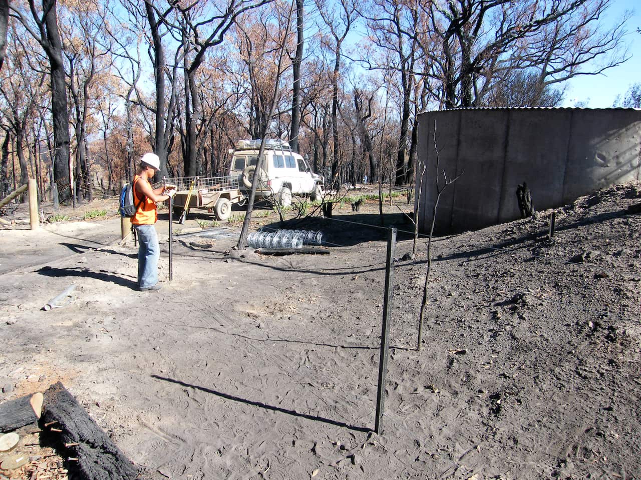 Mit BlazeAid kann man nach den Feuern helfen