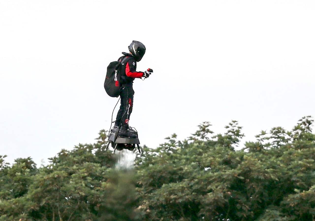 Franky Zapata lands near St Margaret's beach, Dover.