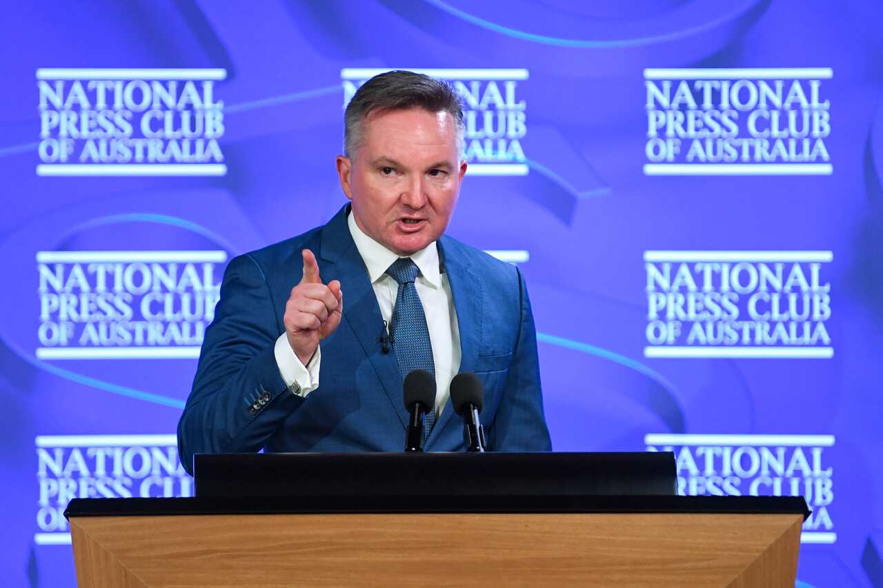Shadow Minister for Climate Change and Energy Chris Bowen addresses the National Press Club in Canberra.