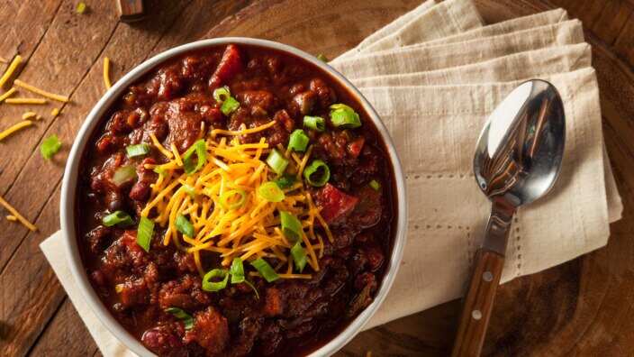 Homemade Organic Vegetarian Chili with Beans and Cheese (Brent Hofacker)