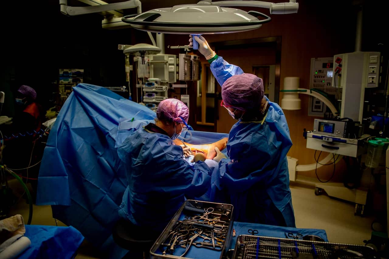 There are 100,000 people waiting for surgery in NSW